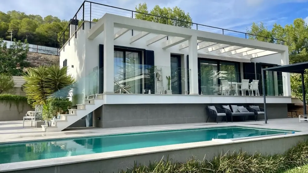 Villa for Sale Camp de Mar guest house